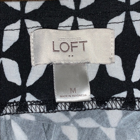 Loft Skirt - Picture 3 of 6